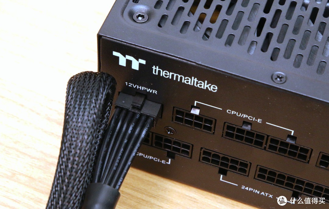 新显卡上新电源，Thermaltake 新款 ATX 3.0 电源1350W上机体验