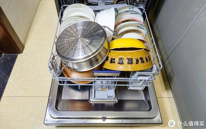 超大容量，72℃高温清洗，解放双手，享受优质生活—科勒独嵌式洗碗机+分类垃圾桶有多优秀？