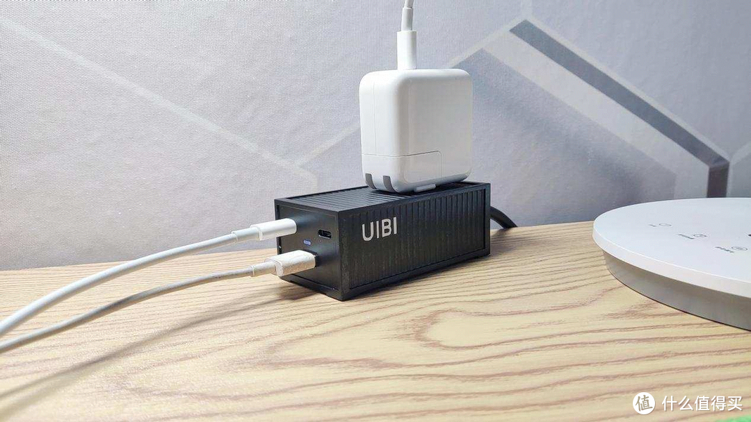 UIBI柚比集装箱65W氮化镓充电器，充电小钢炮，便捷又美观