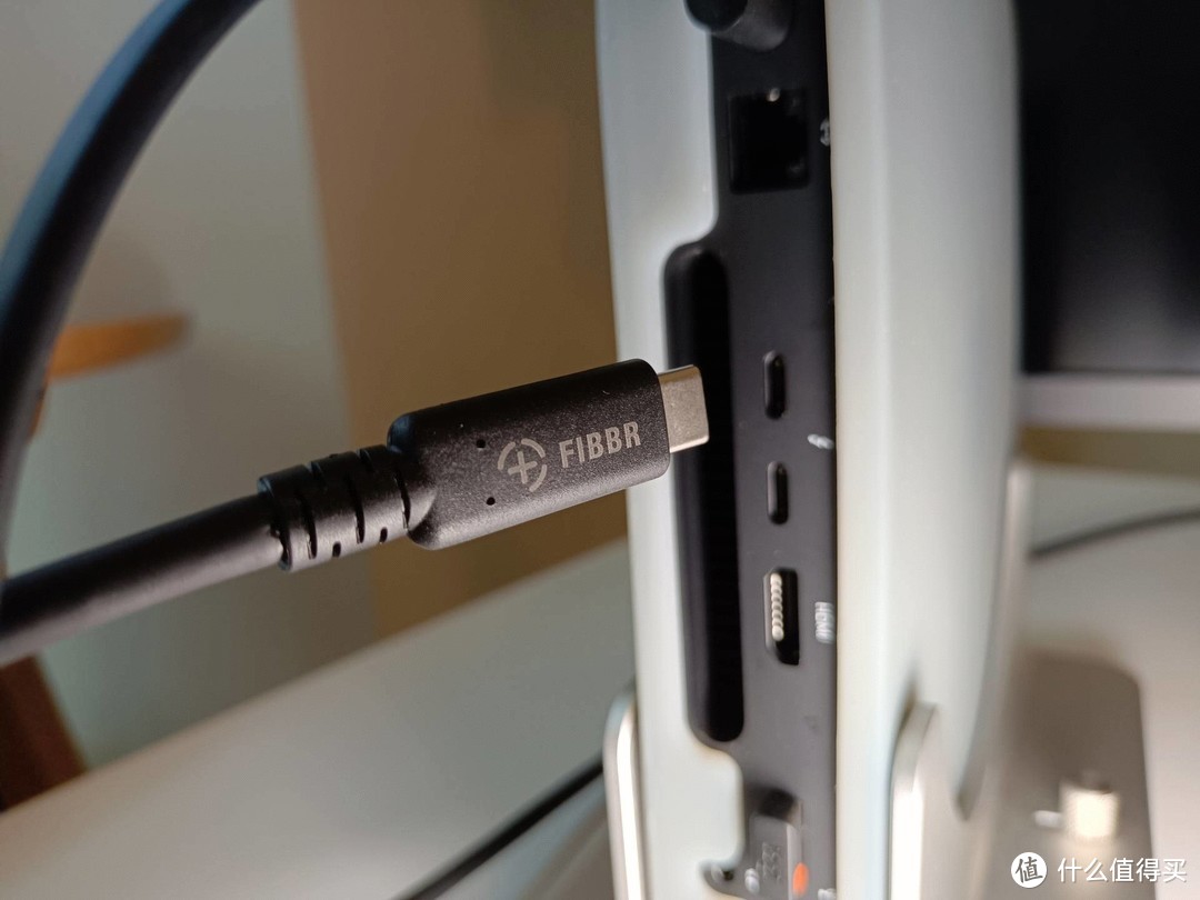 FIBBR菲伯尔USB4 Gen3全功能数据线，满足高速传输超清显示PD快充