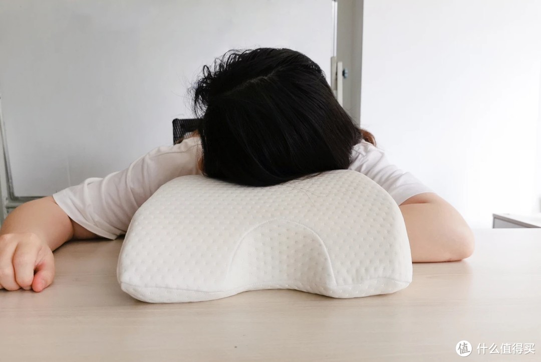 舒适枕芯，守护你的颈椎。