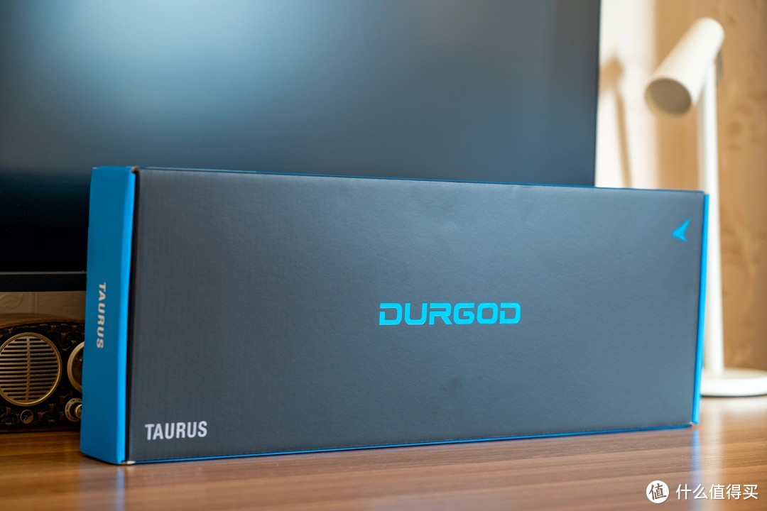 除了拥有出色的品质与手感外，杜伽K310浅雾蓝的颜值也很能打