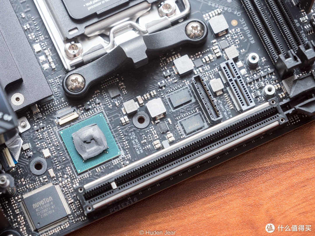 X670E的极限ITX首发！：华硕ROG STRIX X670E-I 主板开箱拆解