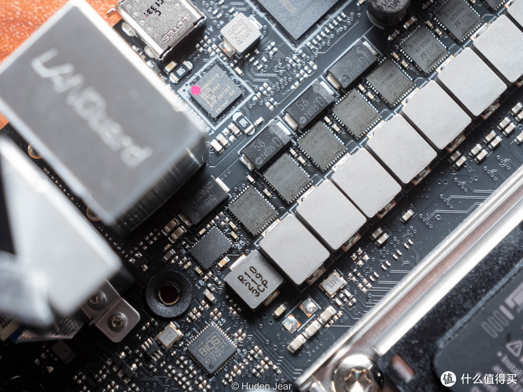 X670E的极限ITX首发！：华硕ROG STRIX X670E-I 主板开箱拆解