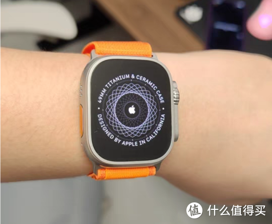 苹果 Apple Watch Ultra，大男孩都登上手表