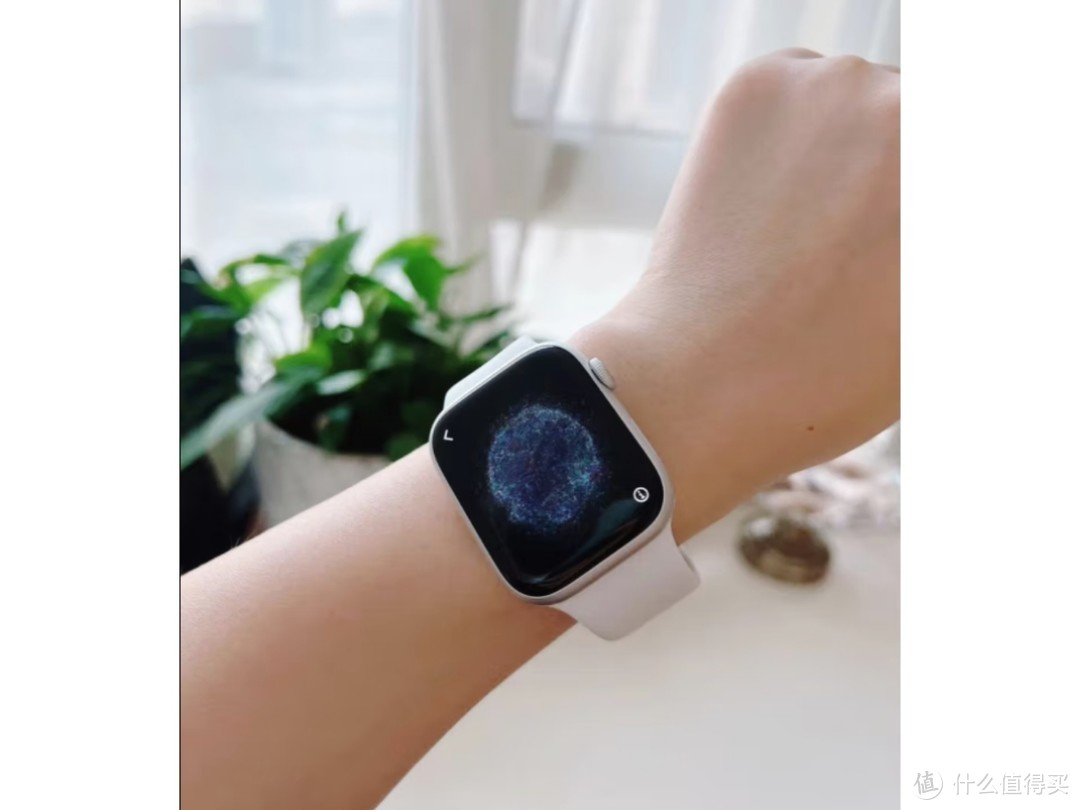 Apple Watch Series8 “小”升级 大不同