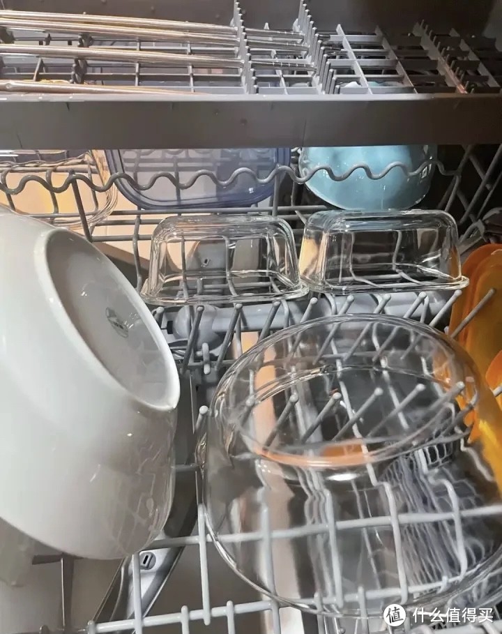 如何正确解放双手，获得家务自由？｜海尔洗碗机开启智能厨房新体验﻿