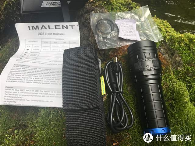 单手持握的户外强光灯，防水耐用能防身—IMALENT艾美能特DN35强光灯测评