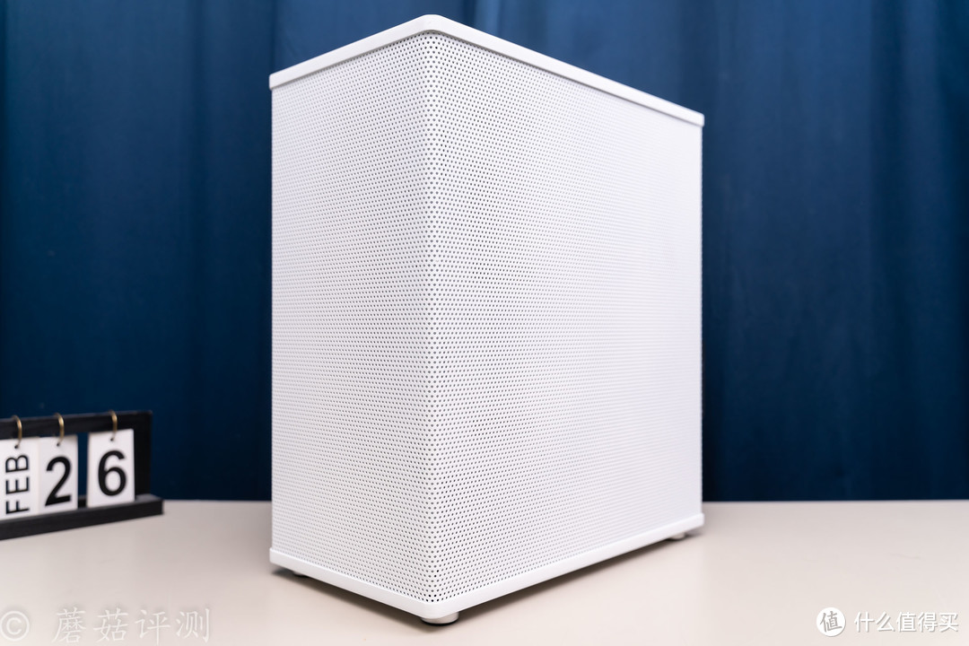 告别闷罐，打造全透散热环境、乔思伯VR4白色ATX机箱 评测