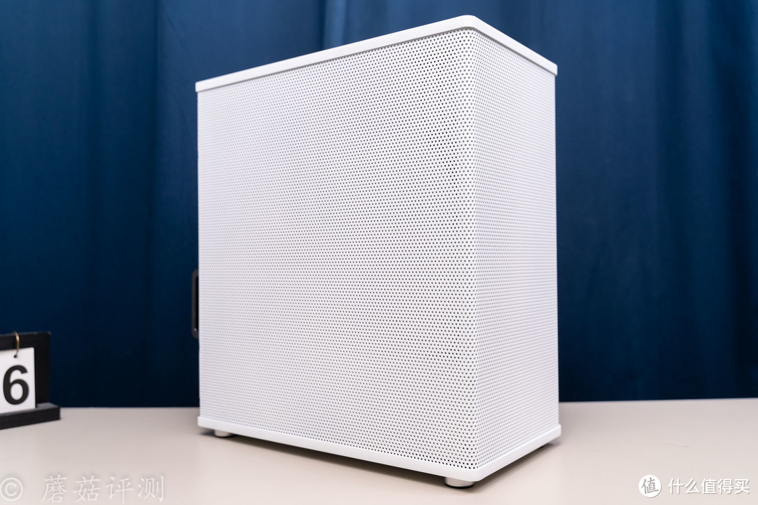 告别闷罐，打造全透散热环境、乔思伯VR4白色ATX机箱 评测