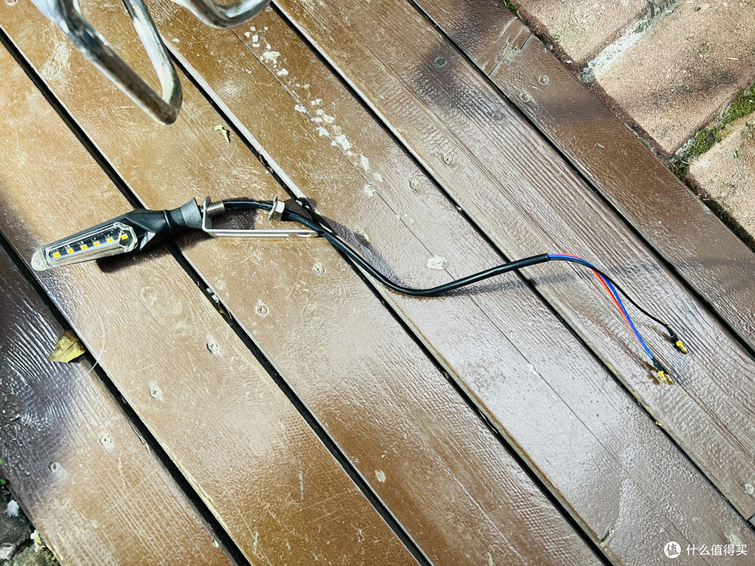 驾乘更安全--电动车加装转向灯详细步骤