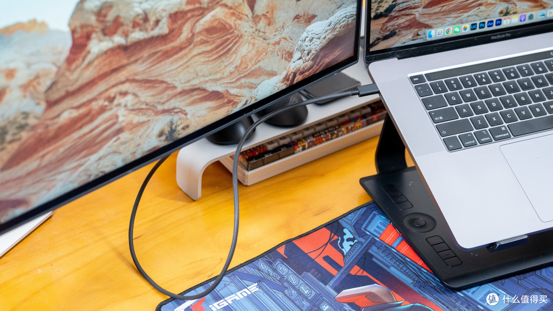 双十一桌面推荐:两台显示器如何摆放才能实现生产力最优解?