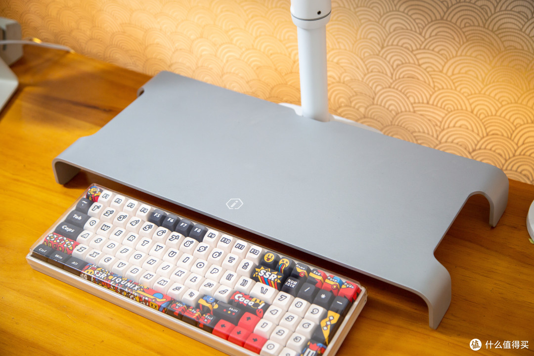 双十一桌面推荐:两台显示器如何摆放才能实现生产力最优解?