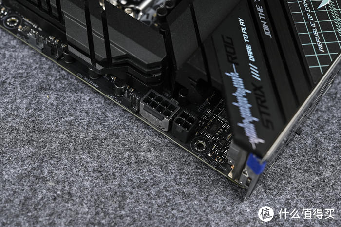 无光风冷主机——ROG Z690G+分形工艺Define7 mini装机展示