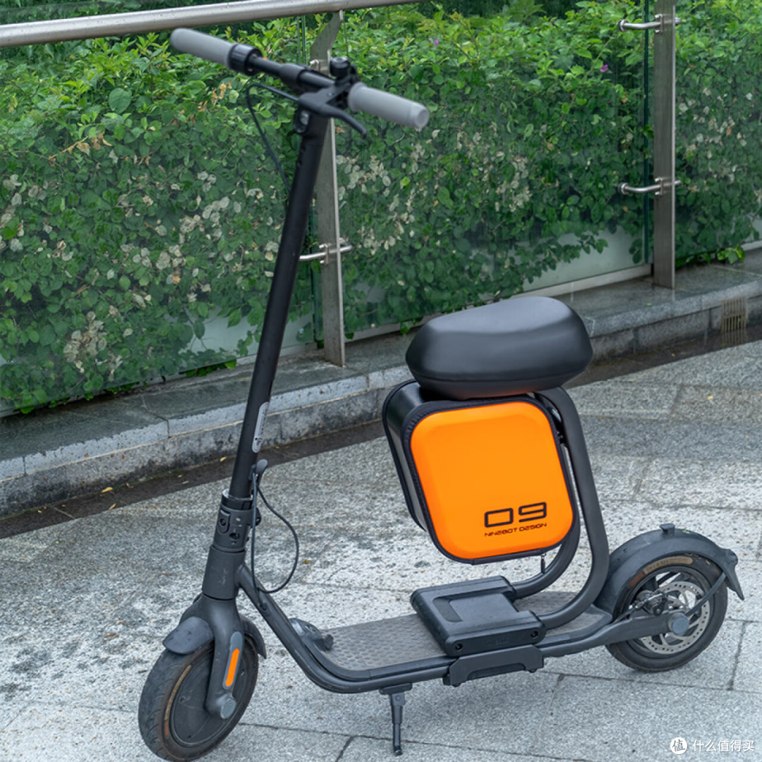 才发现,九号大轮胎可折叠电动滑板车这么好用