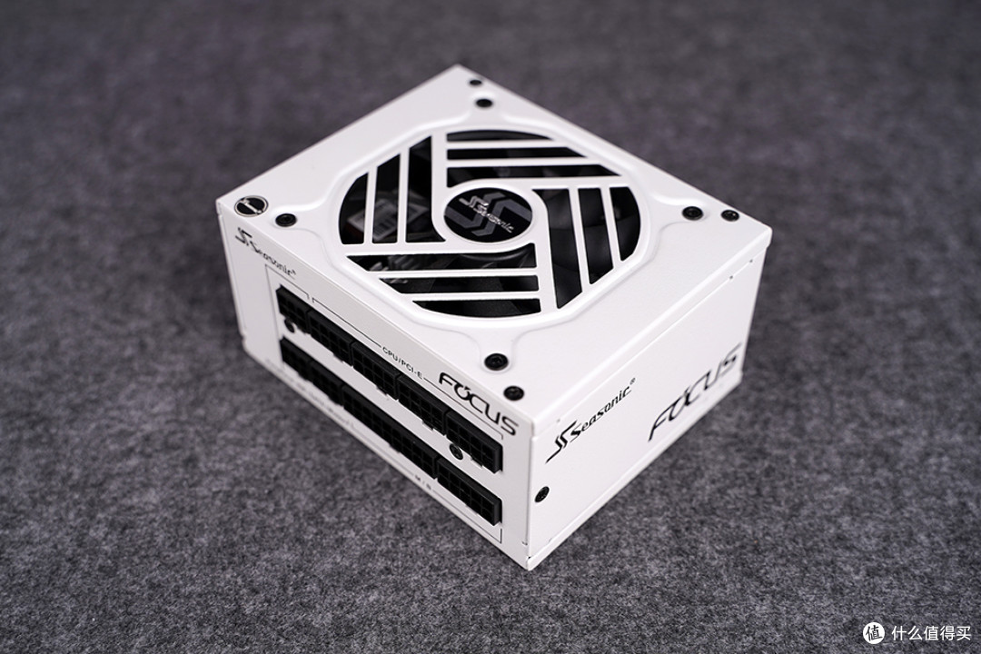 12490f b660i xpgddr5 3060,便携白色a4小机箱装机展示-值得买