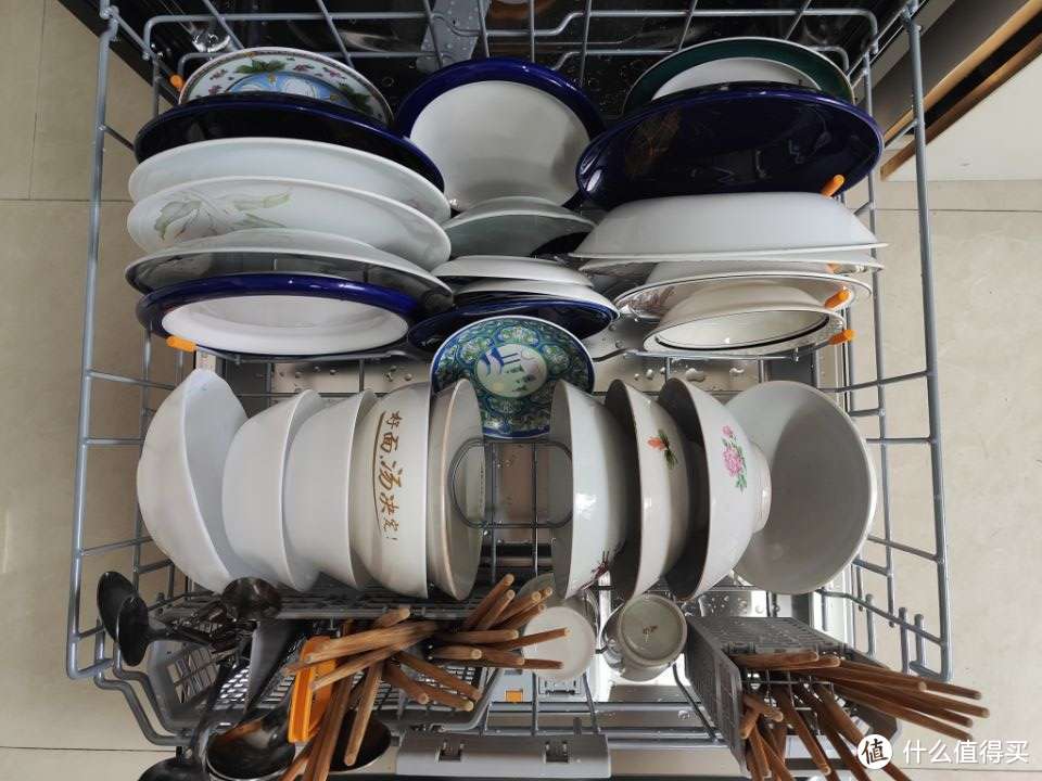 滤网可以自清洁的洗碗机，才是真正免维护让人安心的洗碗机!美的RX600S自洁版