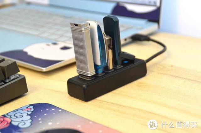 四口同读即插即用，奥睿科USB 3.0口袋集线器解决U口紧张瓶颈问题