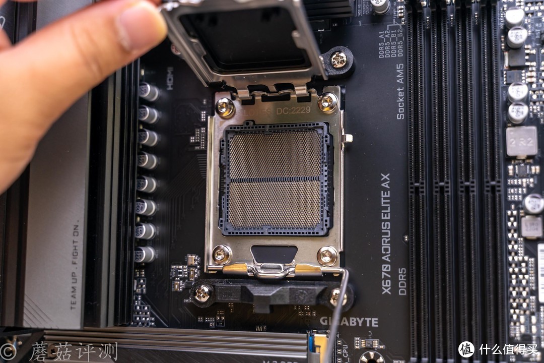 用料厚道，设计出众的高端“入门级”主板、技嘉X670 AORUS ELITE AX小雕主板 拆解评测