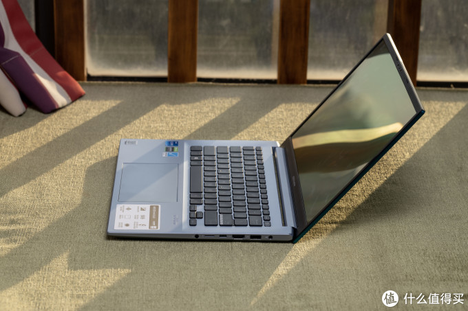 华硕无畏pro14评测 华硕笔记本怎么样_什么值得买