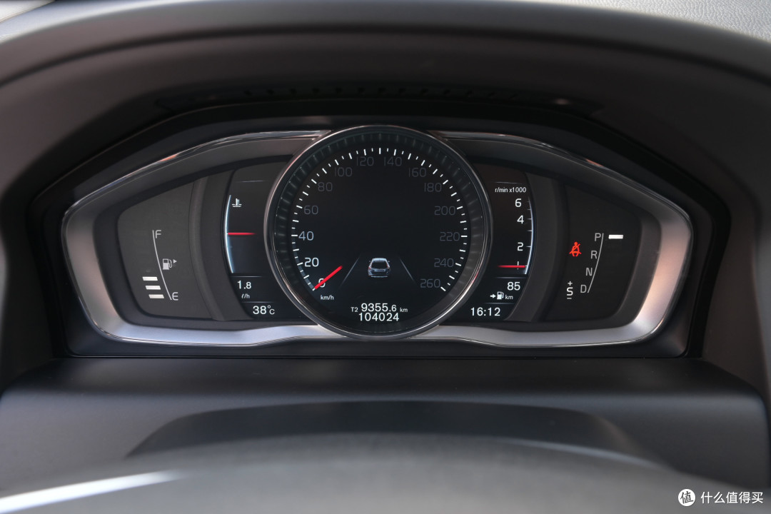 液晶仪表盘,260km/h的最高速度看着就令人兴奋