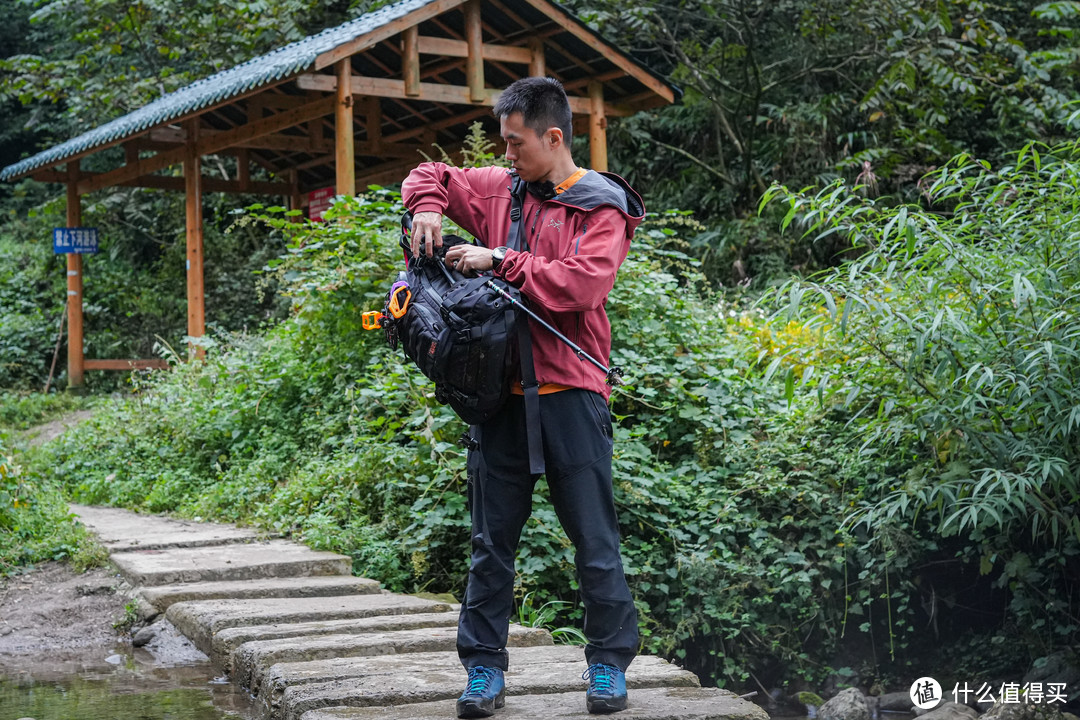 硬核机能战术背包——神秘农场BLITZ闪击30L背包测评