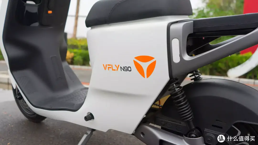 日常通勤品质之选，雅迪VFLY N90电动车，开启电动智能出行新方式