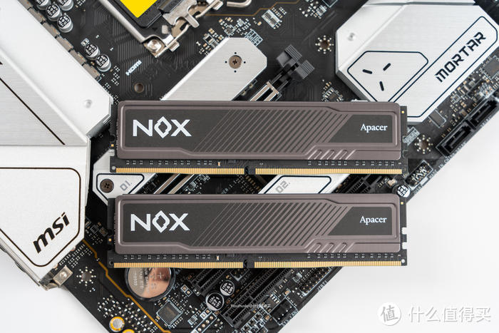 13代搭个性价比的D4？宇瞻Apacer NOX 暗黑马甲 DDR4 4000开箱简测 