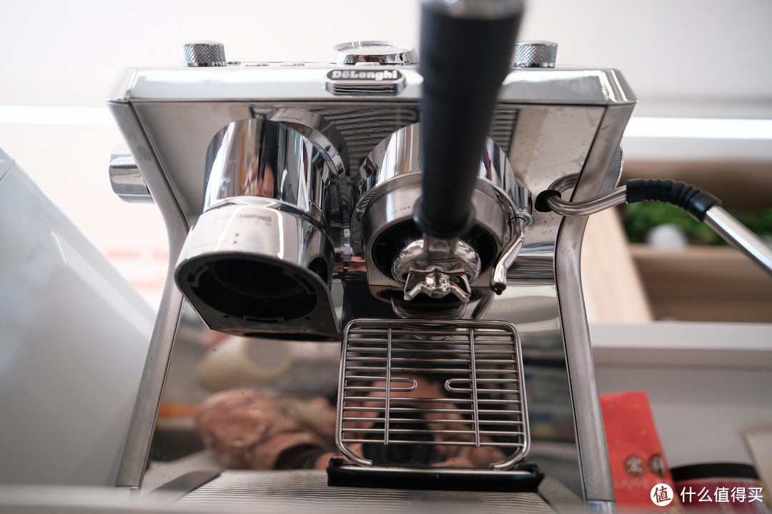 实现上班咖啡自由？德龙智能研磨一体意式EC9355咖啡机使用感受。