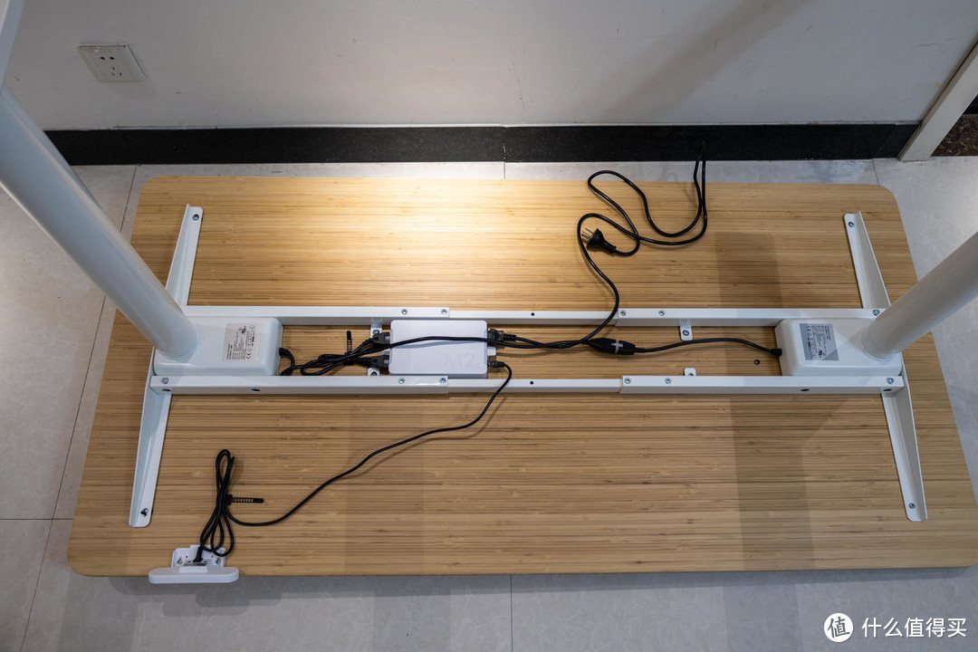 一款高颜值双电机的电动升降桌-北弧升降桌M1 竹木版