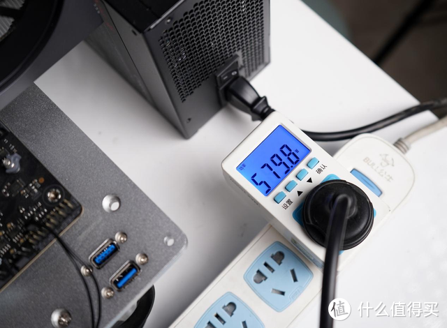 1300W白金电源实测RTX 4090显卡：850W电源瑟瑟发抖？