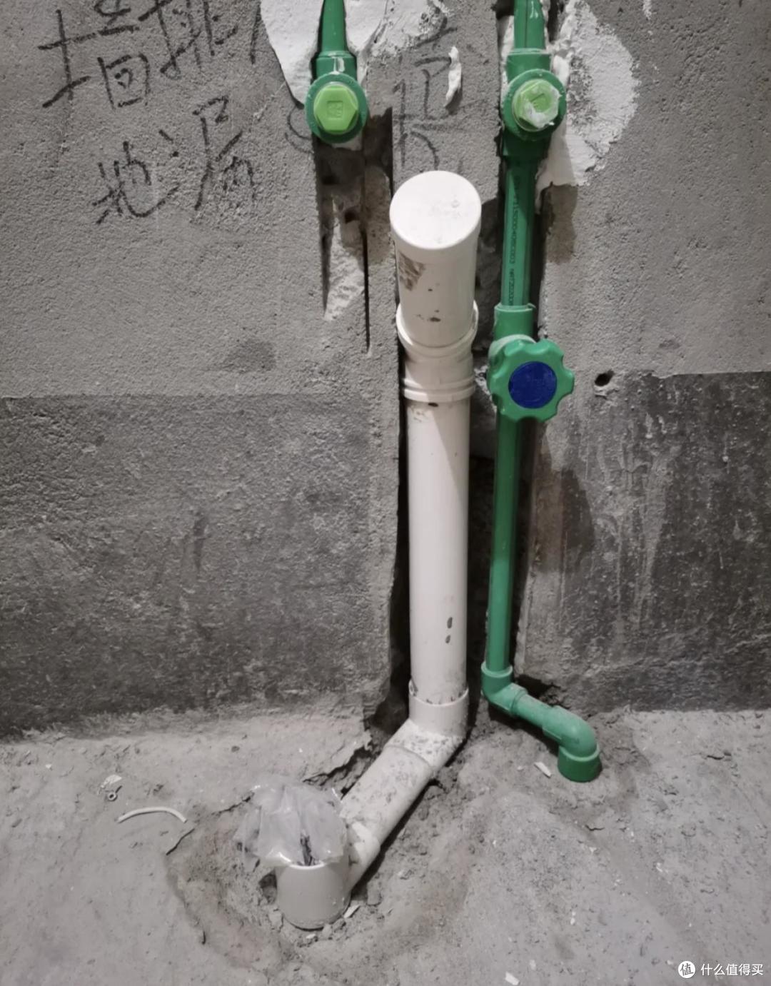 2,卫生间的下水由地排,改为墙排