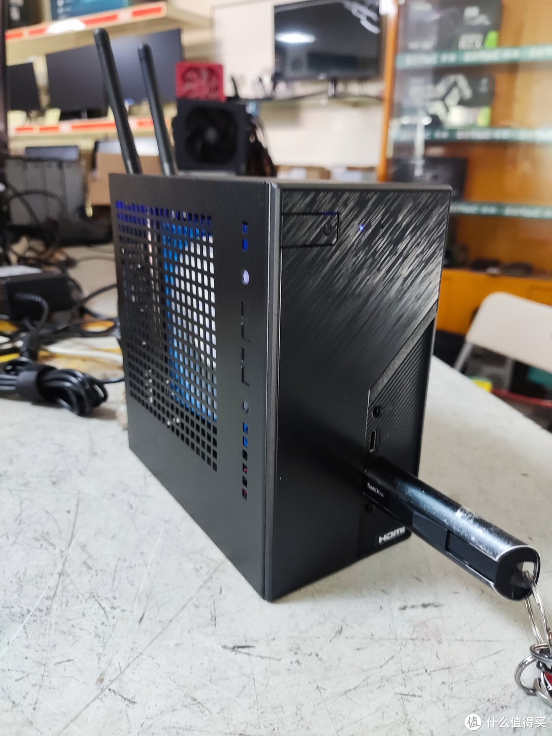 迷你小主机，号称核显最低画质能吃鸡，媲美750ti。