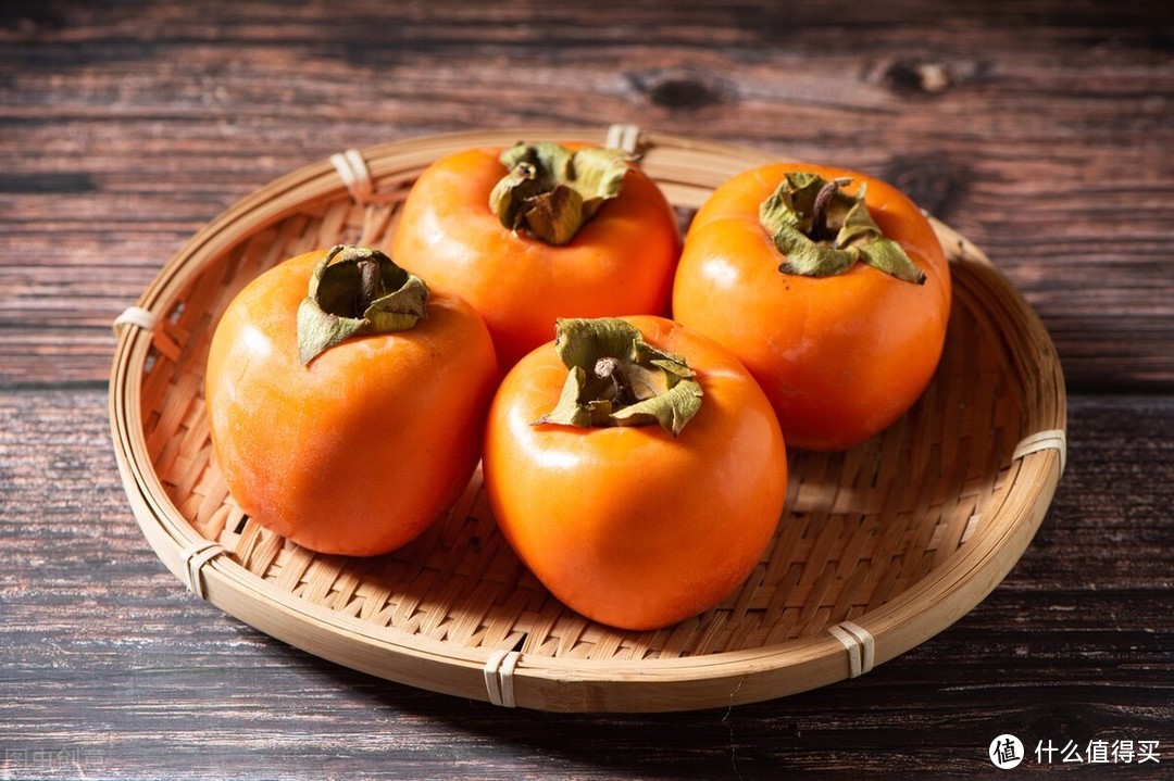 十月柿子是个宝，记住2种不适合吃的情况，怎么吃更舒坦？教做法