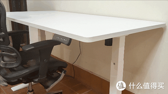 跳脱传统书桌，坐站交替的理想拍档：乐歌智能电动升降桌iE3 评测体验