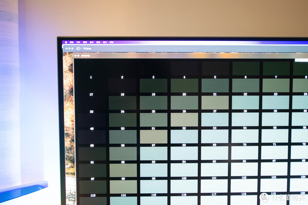 这就是电竞桌面的终极目标， 泰坦军团4K48寸OLED电竞显示器， 你们喜欢看的双11硬核评测