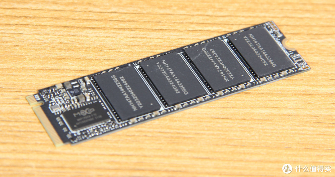 PCIe4.0压根就是纸面跑分王！PCIe3.0固态硬盘更值得推荐