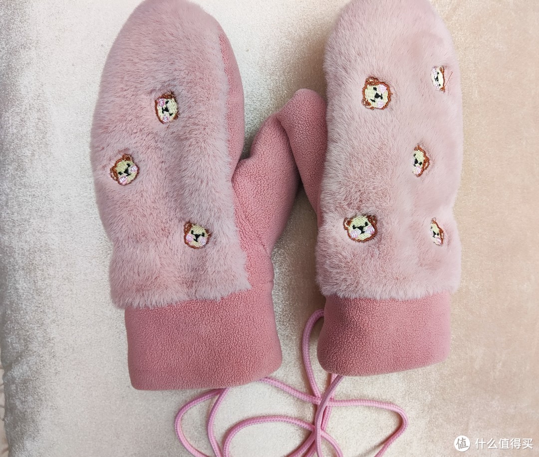 可爱保暖的儿童手套，超保暖哦