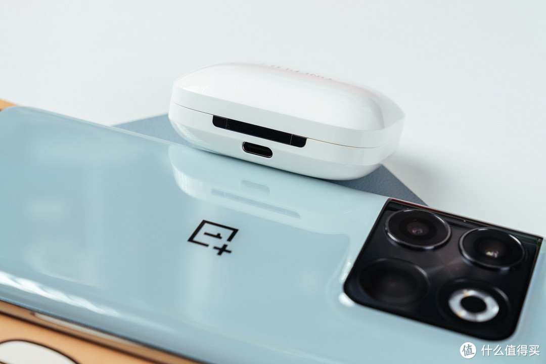 它虽然「年轻」，但降噪和音质表现却很稳：一加 OnePlus Buds Pro 体验分享