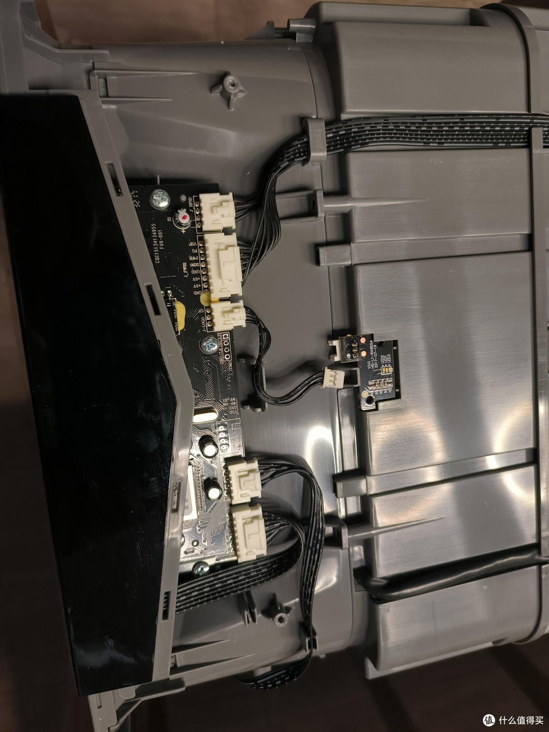 为了减少352空气净化器噪音我暴力拆机拧了62颗螺丝x50构造如此紧凑而