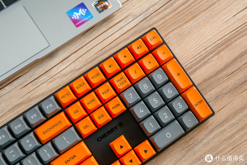 CHERRY首发办公线新品机械键盘，多彩配色+原厂轴及PBT球帽是亮点
