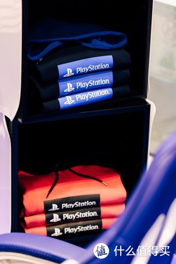 GU X PlayStation跨次元联动，限时游戏快闪亮相上海旗舰店