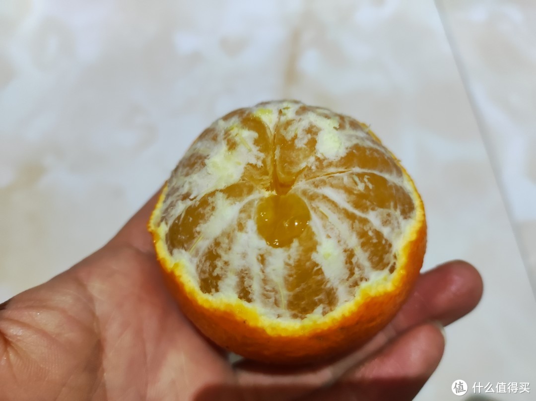 软软的橙子🍊，薄薄的皮