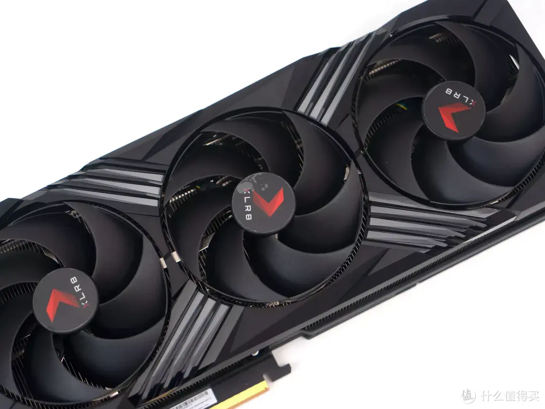 必恩威（PNY）GeForce RTX4090 24GB XLR8 Gaming VERTO EPIC-X ARGB OC显卡评测