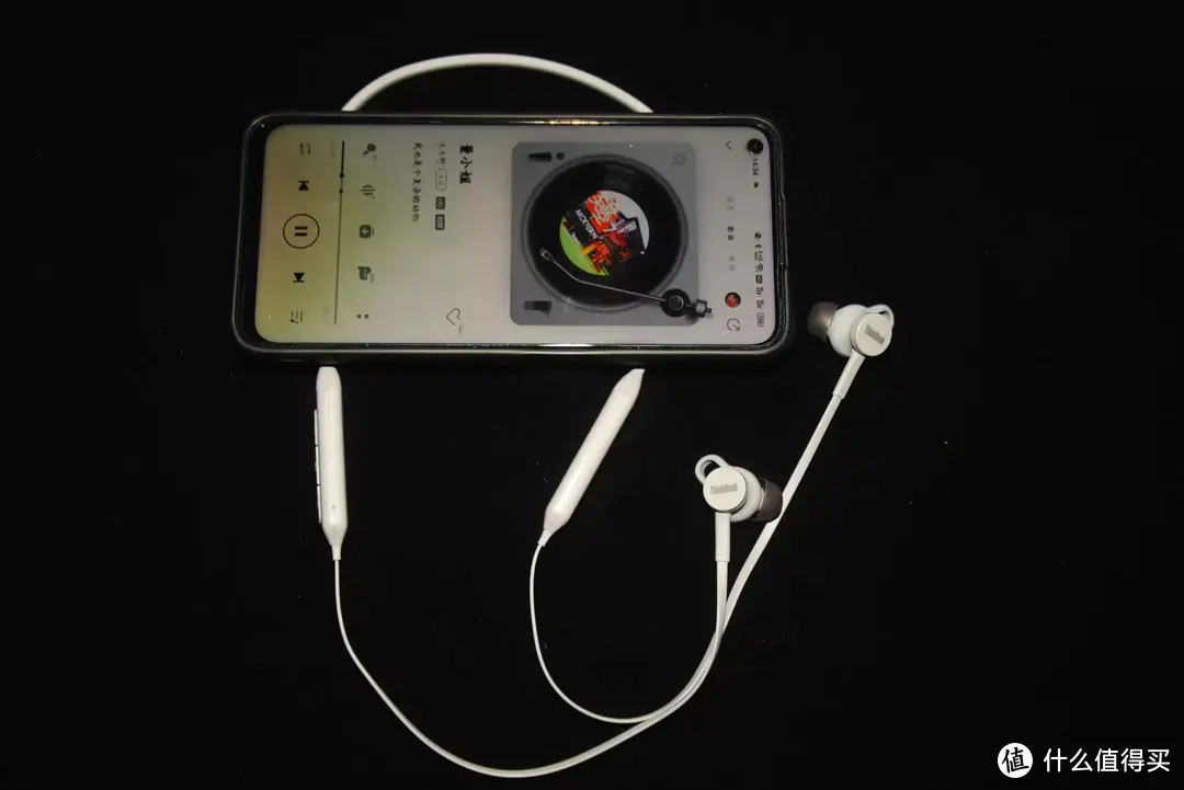 双联双待，智慧切换——ThinkBook UC100蓝牙耳机