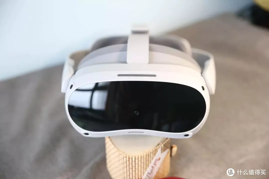 沉沦虚拟世界篇三：高性价比VR一体机- PICO 4 畅玩版  优缺点解读，值不值看这里！