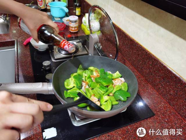 九阳推出小磨王抗菌耐磨不粘锅，真正的无涂层炒锅