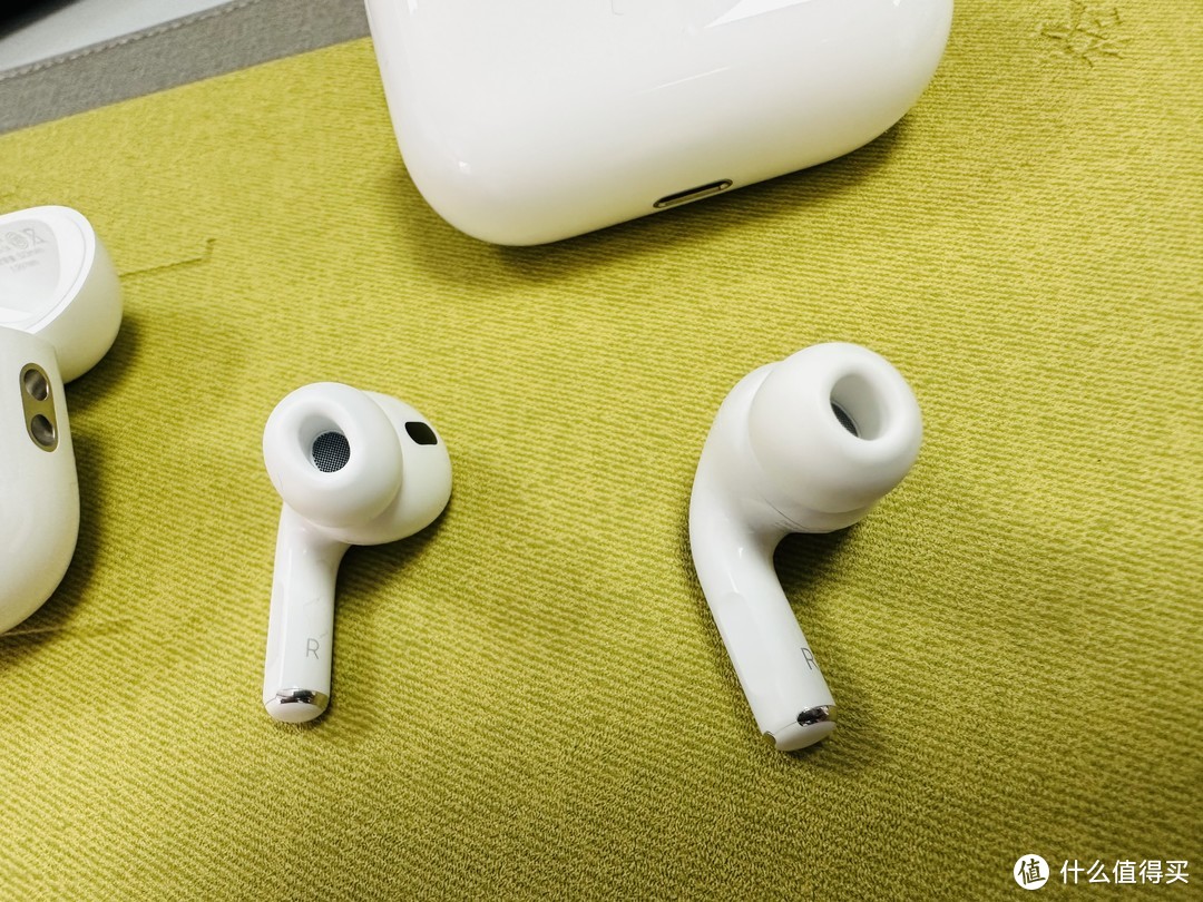 让世界安静下来但是让人没有安全感的Apple AirPods Pro (第二代) 使用1月记