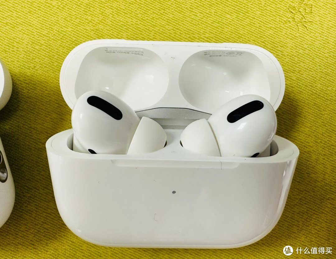 让世界安静下来但是让人没有安全感的Apple AirPods Pro (第二代) 使用1月记