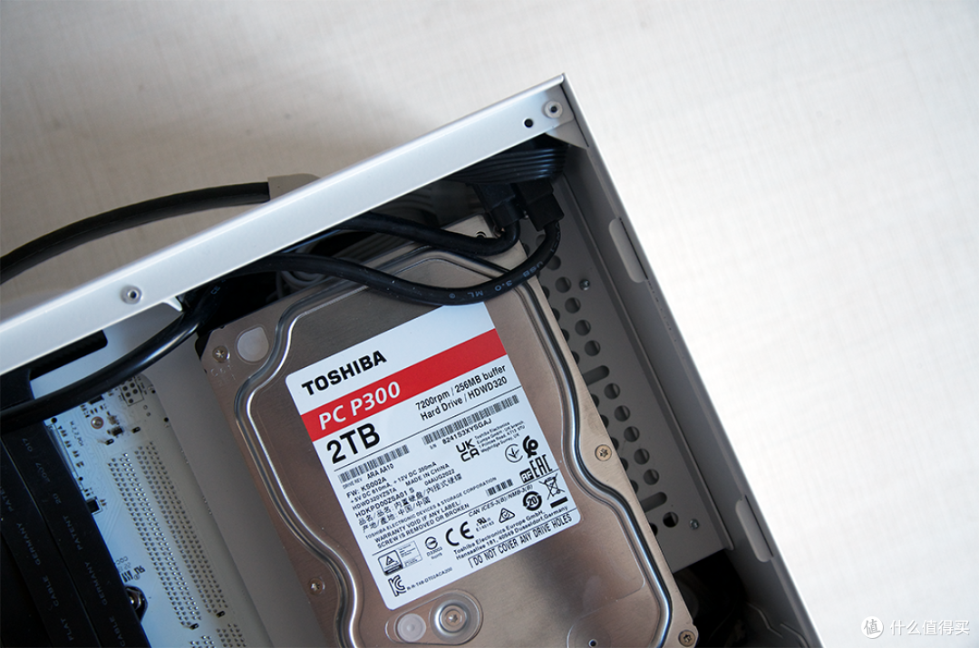 东芝p300新品机械硬盘闪亮登场,256m高速缓存的它让数据存储更快